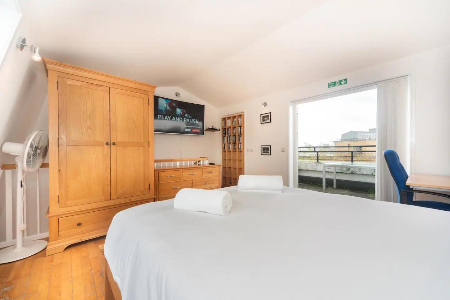 Sunny Maisonette With Views Over Canary Wharf, ロンドン エクステリア 写真
