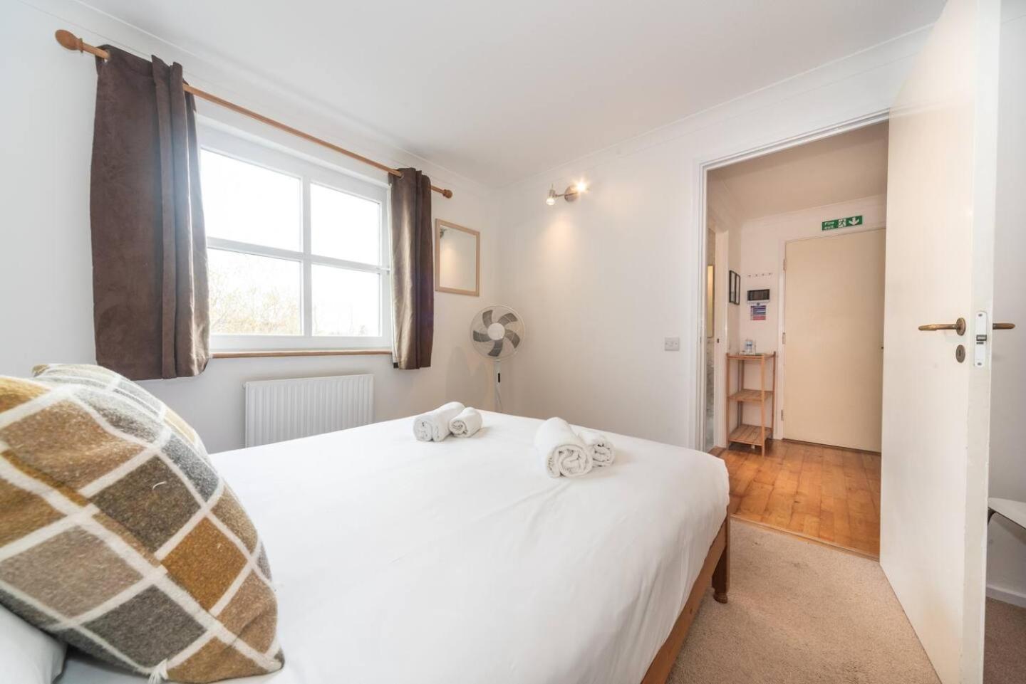 Sunny Maisonette With Views Over Canary Wharf, ロンドン エクステリア 写真