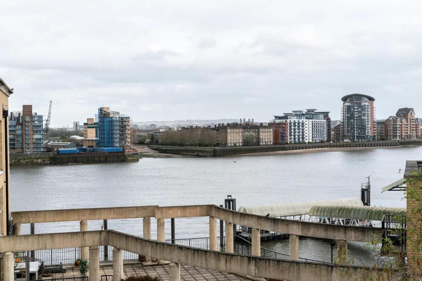 Sunny Maisonette With Views Over Canary Wharf, ロンドン エクステリア 写真
