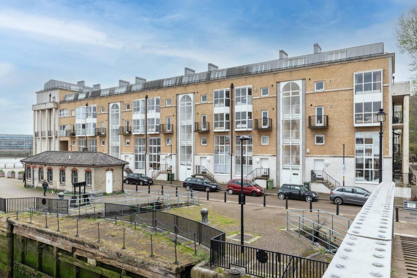 Sunny Maisonette With Views Over Canary Wharf, ロンドン エクステリア 写真