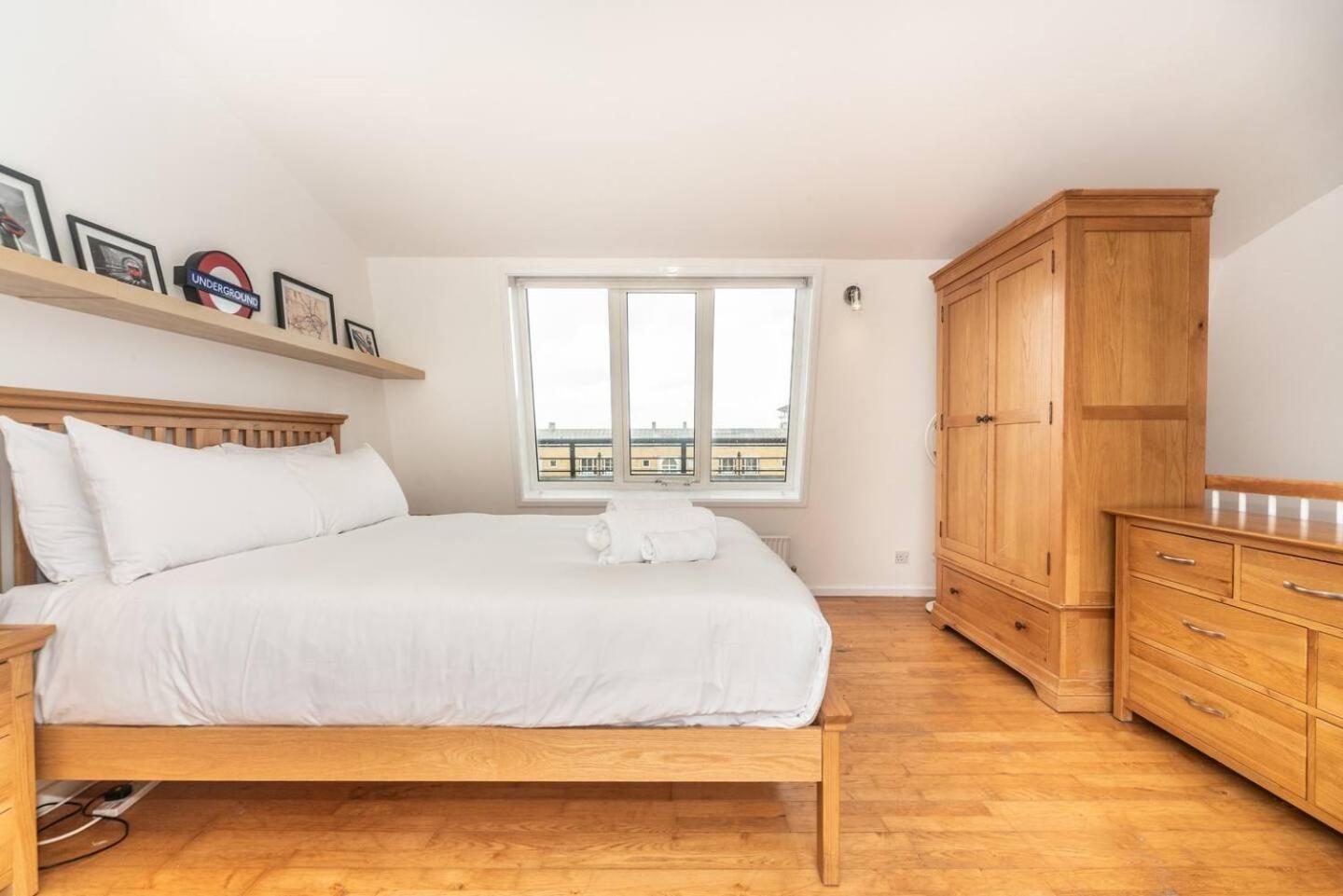 Sunny Maisonette With Views Over Canary Wharf, ロンドン エクステリア 写真