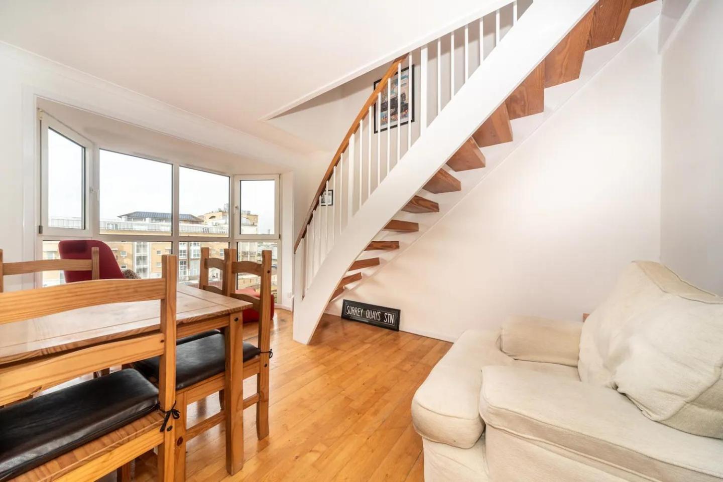 Sunny Maisonette With Views Over Canary Wharf, ロンドン エクステリア 写真