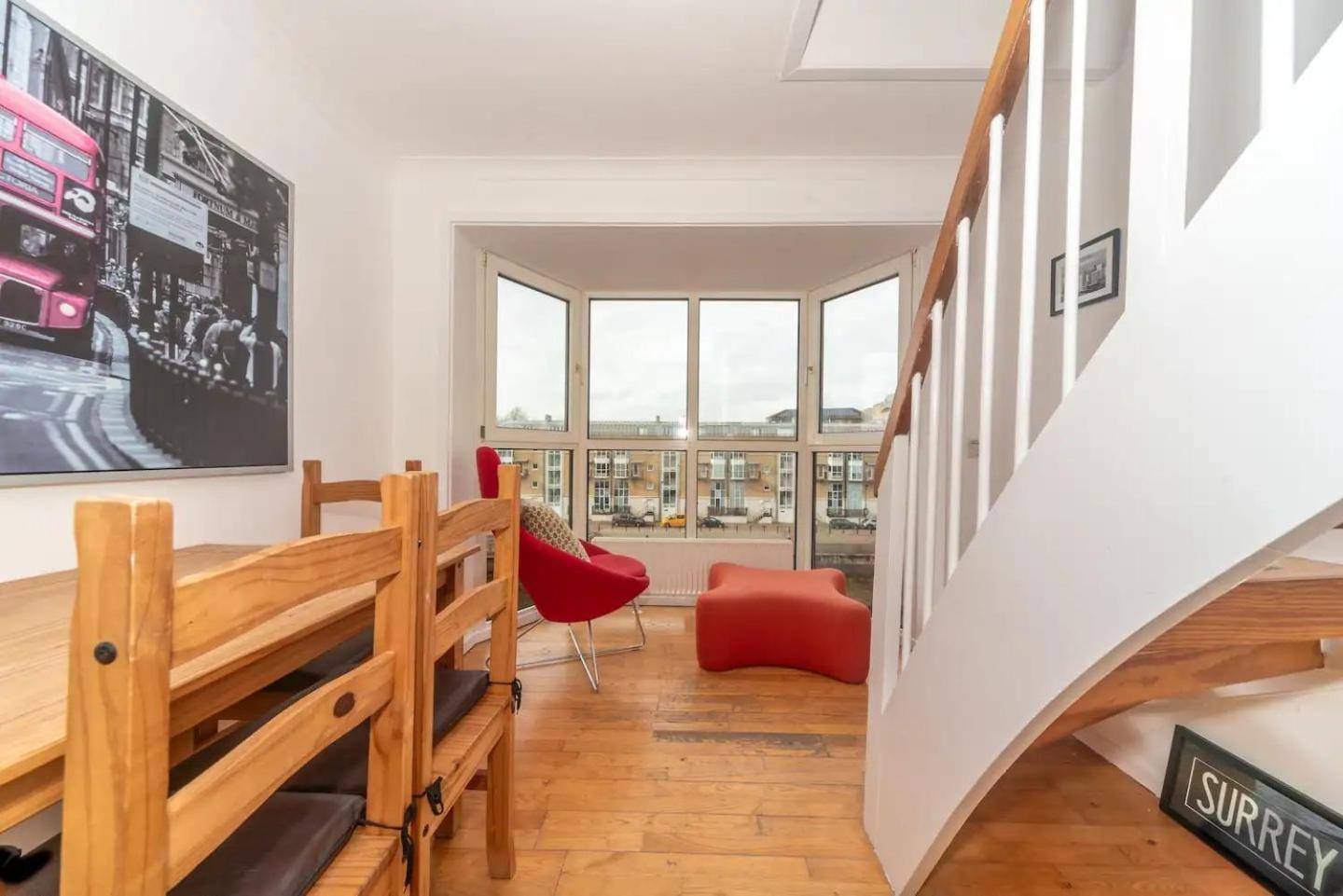 Sunny Maisonette With Views Over Canary Wharf, ロンドン エクステリア 写真